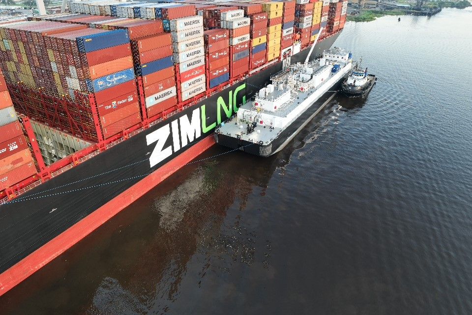 New Shell LNG Bunker Barge Completes First Supply Operation
