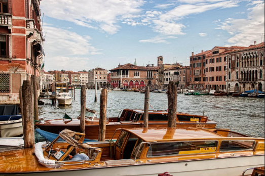 Enilive Offers Biofuels via Barge at Genoa and Ravenna