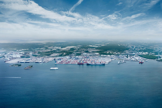 Port of Gothenburg Tests Hydrogen Generator for Shore Power