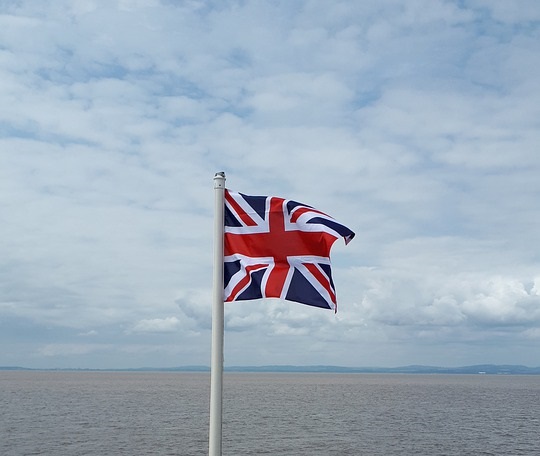 UK to Include Shipping in 78% Carbon Cut Plan